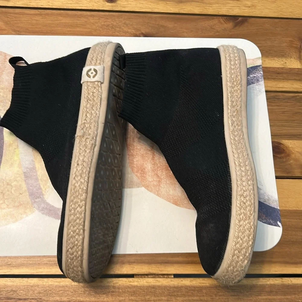 Nalho Knit Black Ankle Bootie - Picture 6 of 8